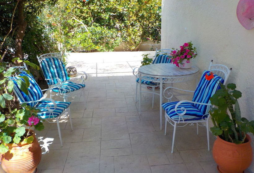 فندق Vivian Studios