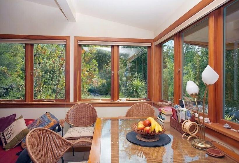 Joya Garden & Villa Studios