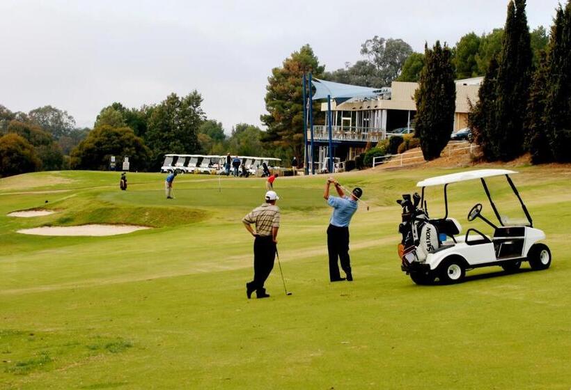 מוטל Commercial Golf Resort