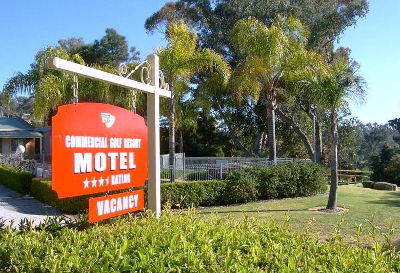 מוטל Commercial Golf Resort