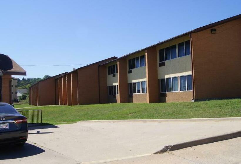 فندق على الطريق Holiday Lodge & Suites