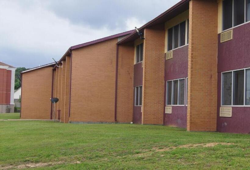 فندق على الطريق Holiday Lodge & Suites