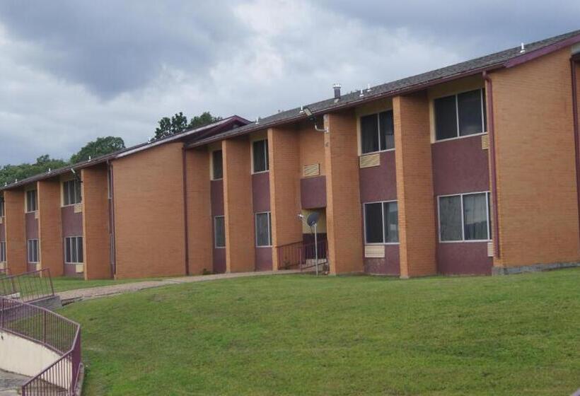 فندق على الطريق Holiday Lodge & Suites