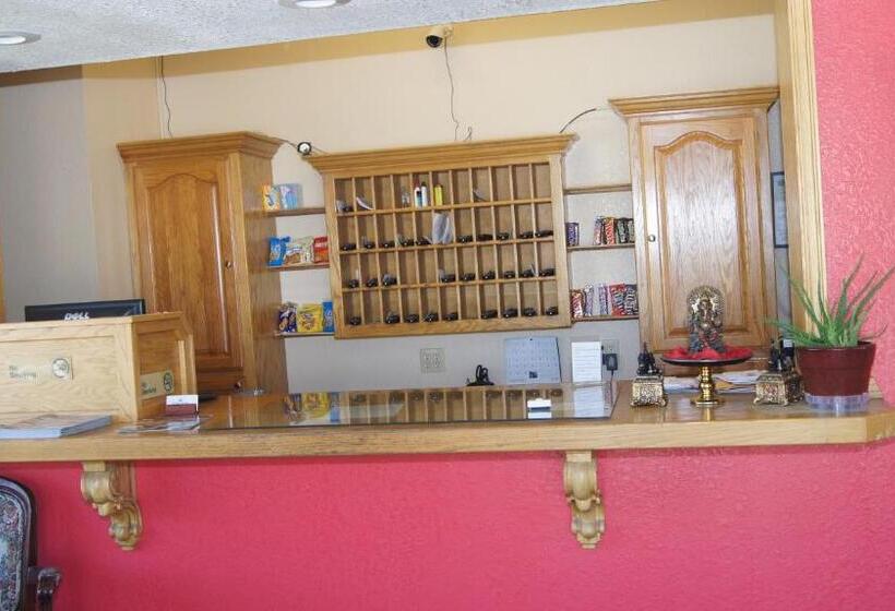 فندق على الطريق Holiday Lodge & Suites