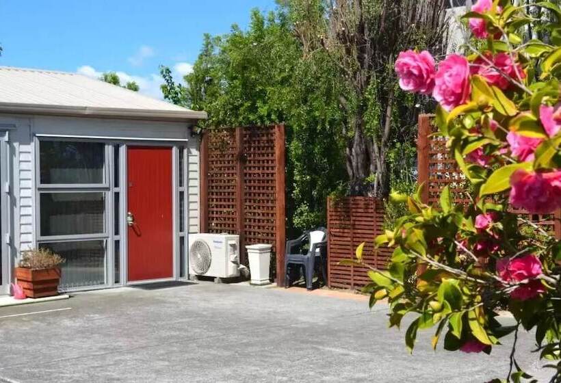 汽车旅馆  Mcwilliam Apartments