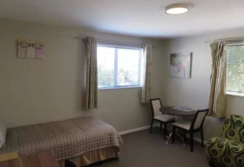 汽车旅馆  Mcwilliam Apartments