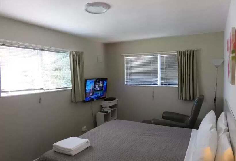 汽车旅馆  Mcwilliam Apartments