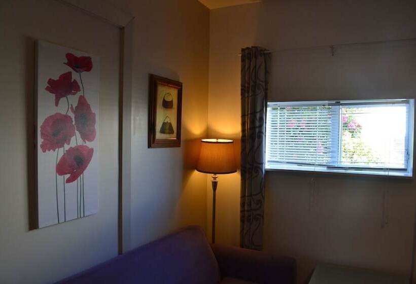 汽车旅馆  Mcwilliam Apartments