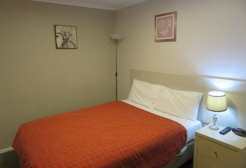 汽车旅馆  Mcwilliam Apartments