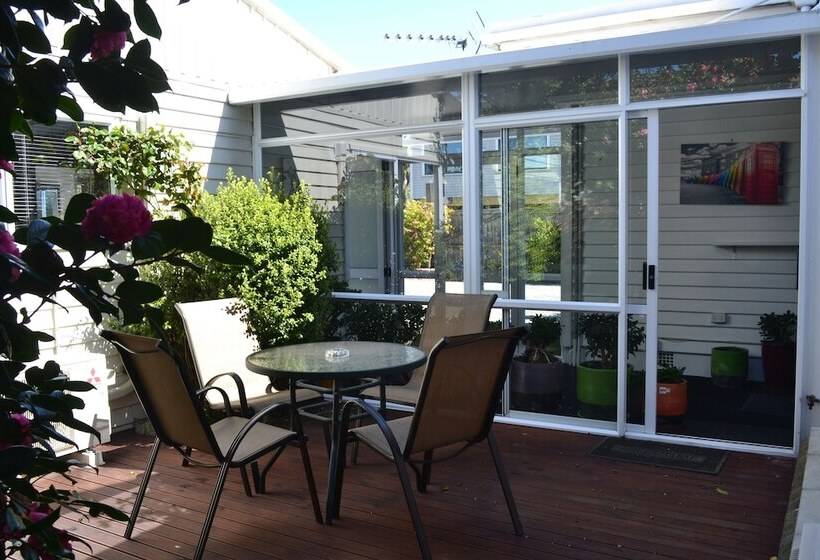 汽车旅馆  Mcwilliam Apartments