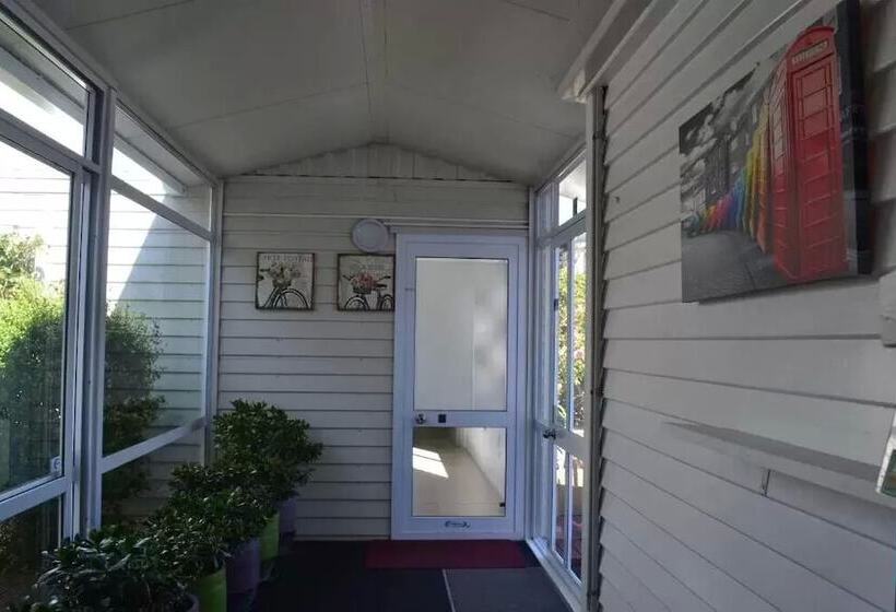 汽车旅馆  Mcwilliam Apartments