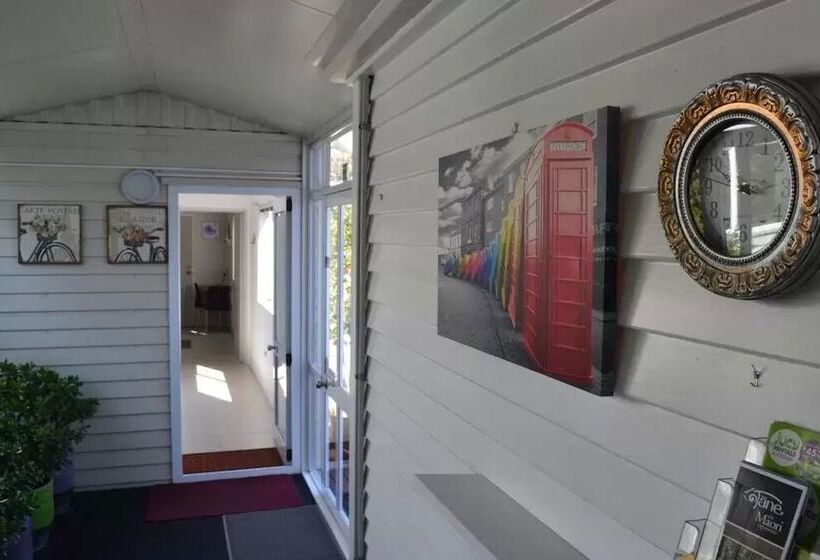 汽车旅馆  Mcwilliam Apartments