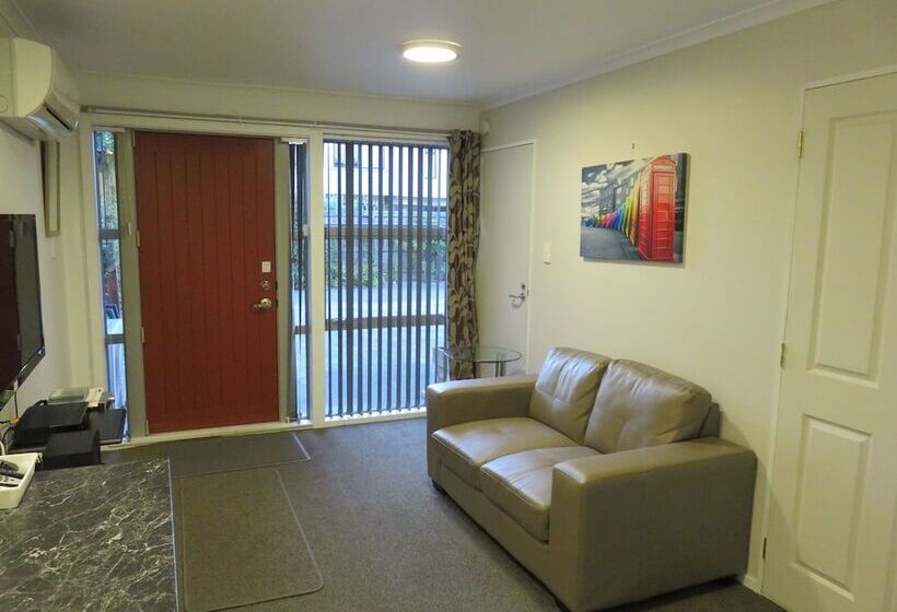 汽车旅馆  Mcwilliam Apartments