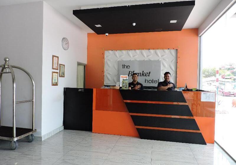 מוטל The Blanket