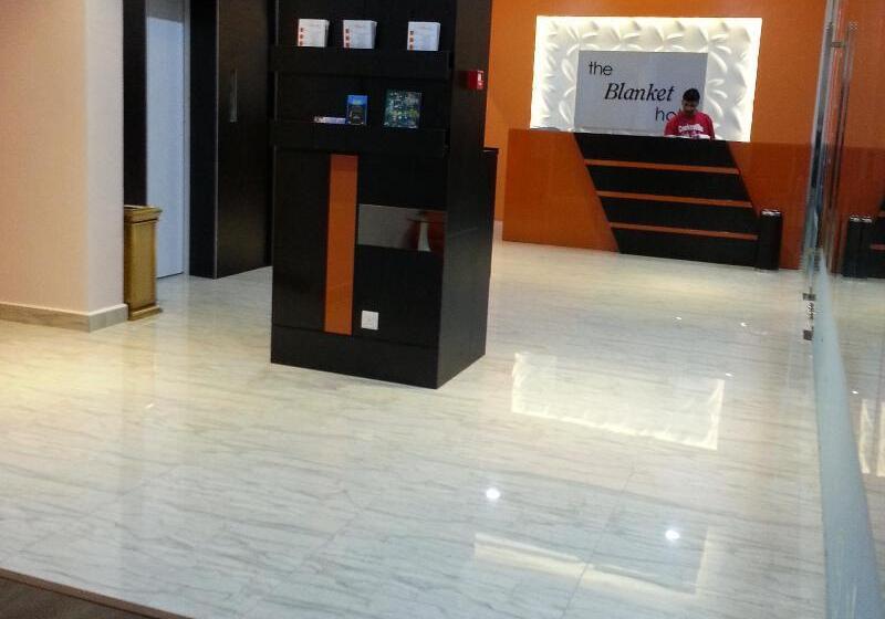 מוטל The Blanket