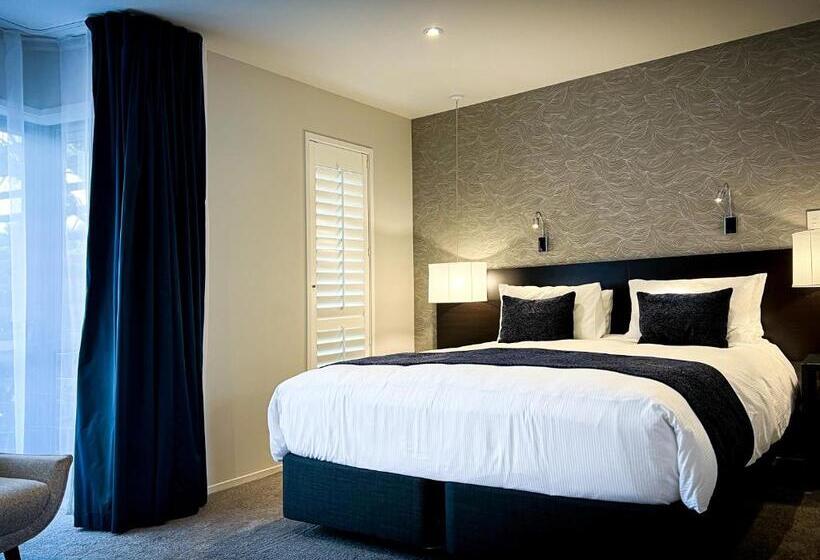 مُتل The Sails Nelson