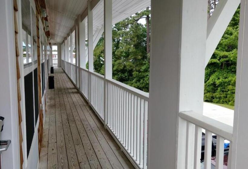 모텔 Topsail Shores Inn