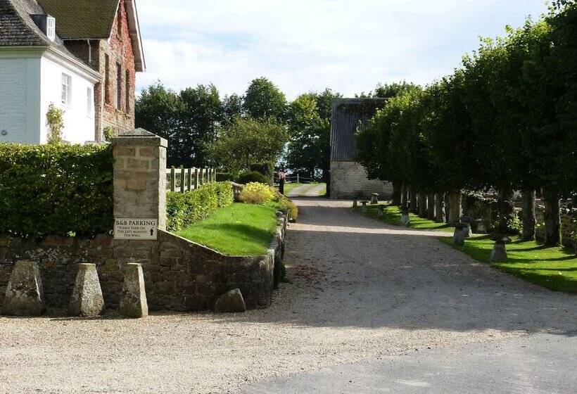 Overtown Manor Bed And Breakfast