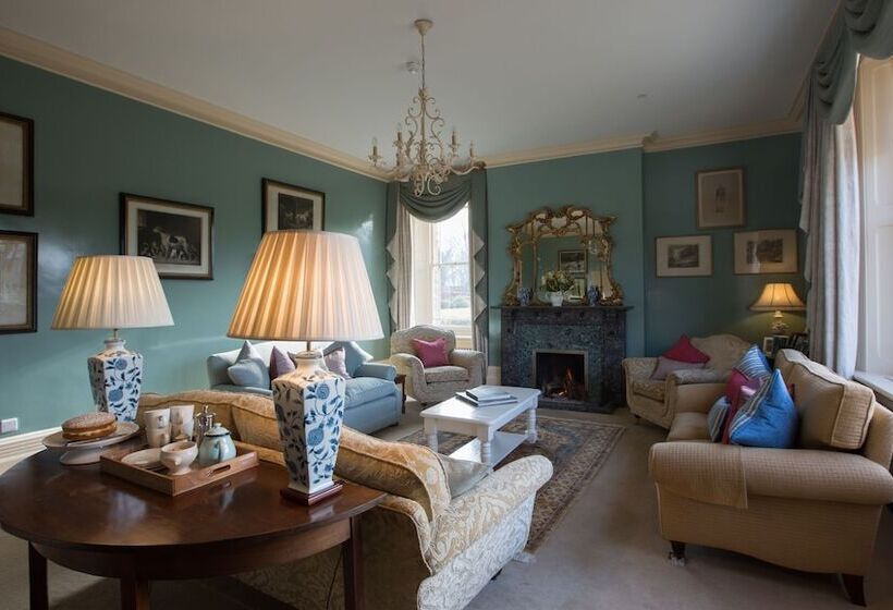 Overtown Manor Bed And Breakfast