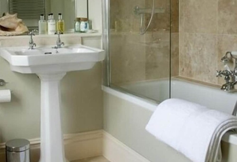 Overtown Manor Bed And Breakfast