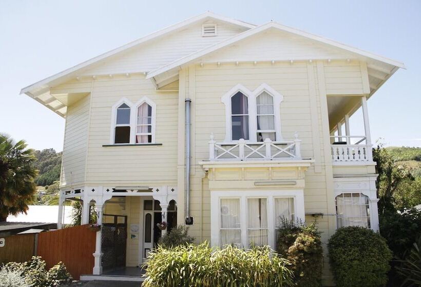 Paradiso Backpacker Hostel