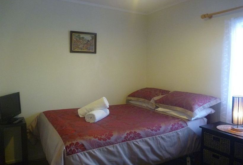 פנסיון Redwood Lodge