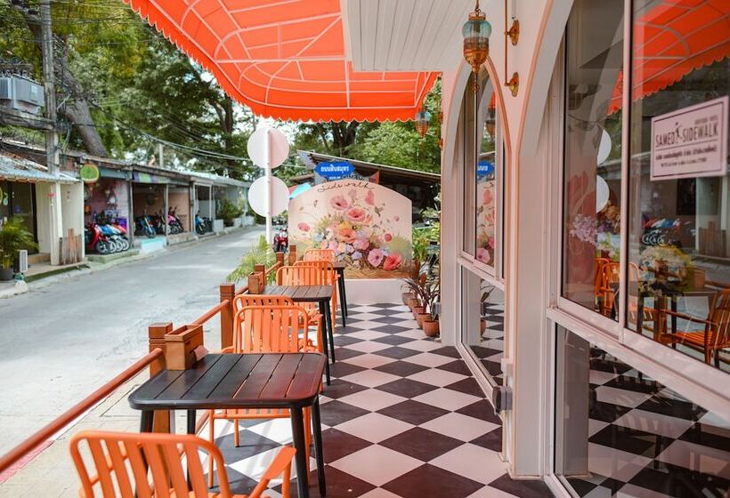 بنسيون Sidewalk Boutique