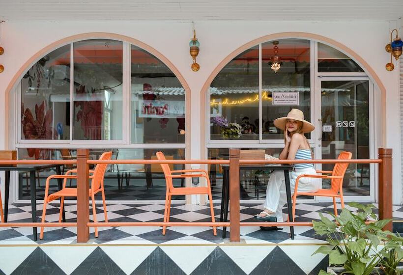 بنسيون Sidewalk Boutique