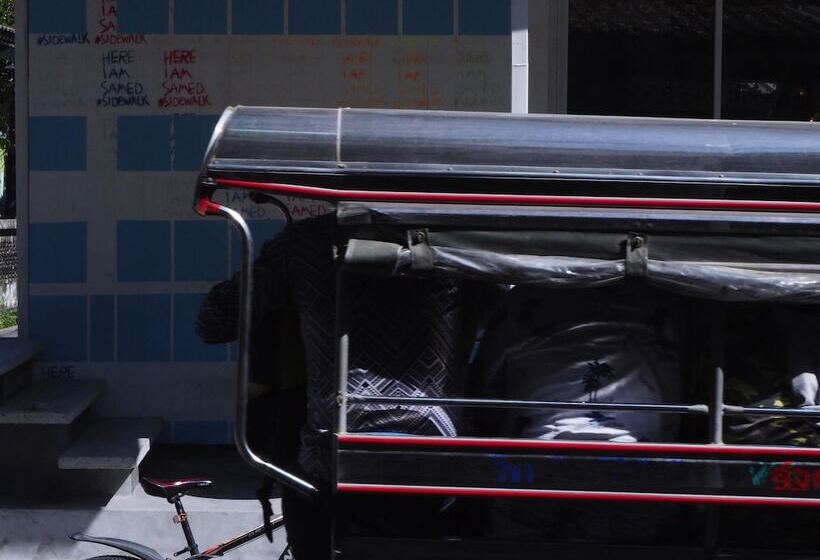 بنسيون Sidewalk Boutique