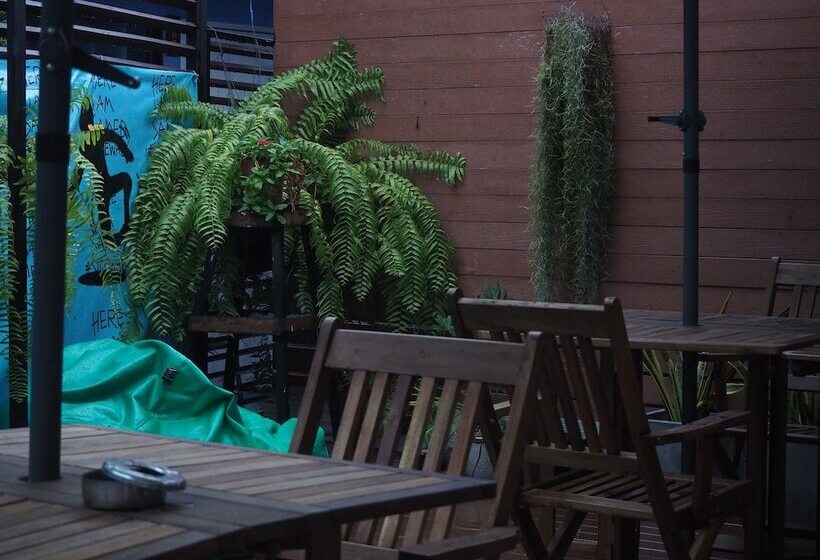 بنسيون Sidewalk Boutique