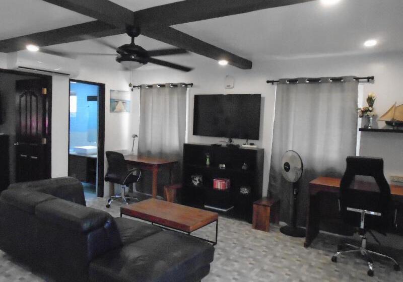 אתר נופש The Coral Beach Club