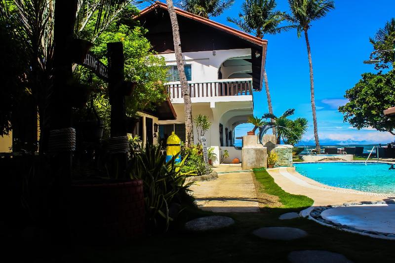 אתר נופש The Coral Beach Club