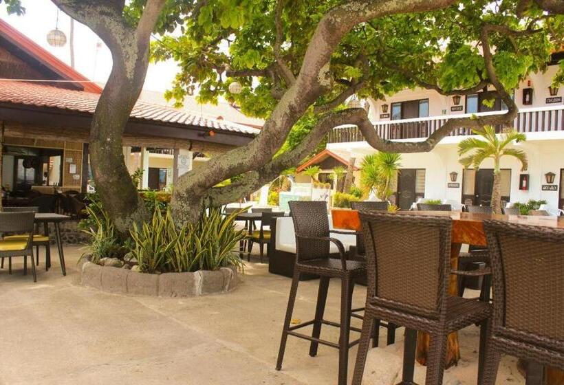 אתר נופש The Coral Beach Club