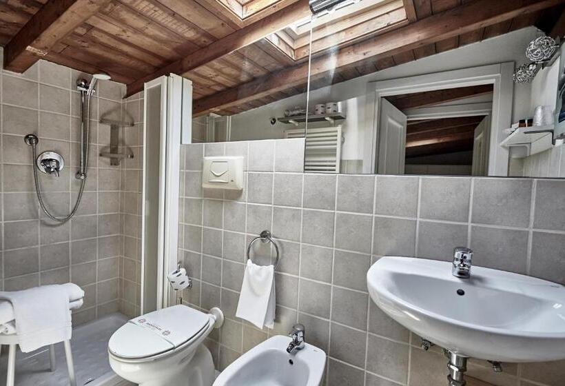 Rouge Hotel International