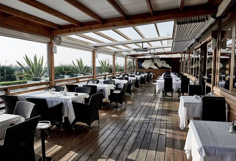 Rouge Hotel International