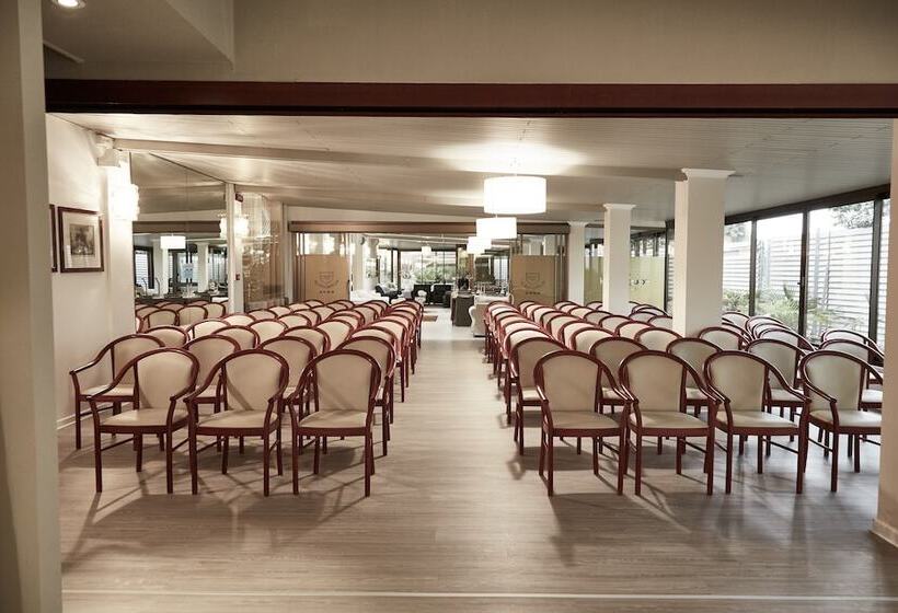 Rouge Hotel International