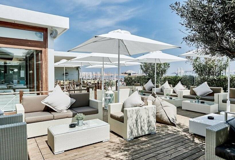 Rouge Hotel International