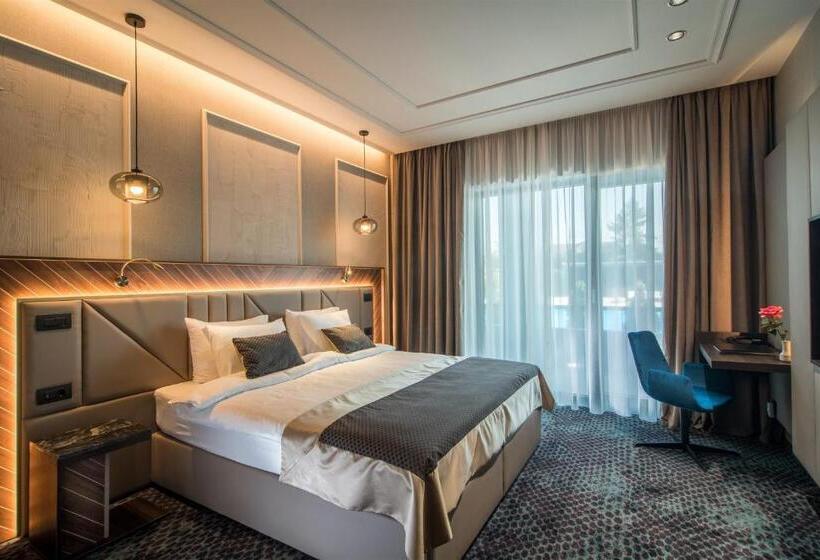 Sky Blue Hotel & Spa