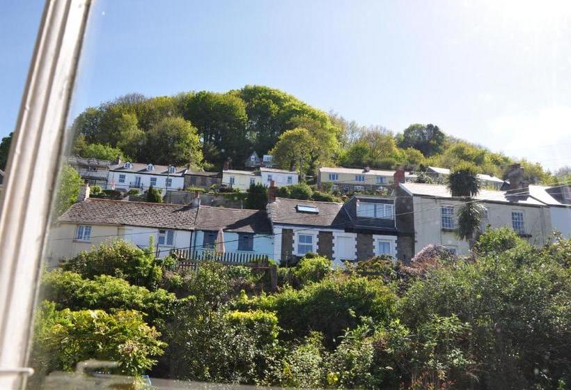 ベッドアンドブレックファースト The Fernery