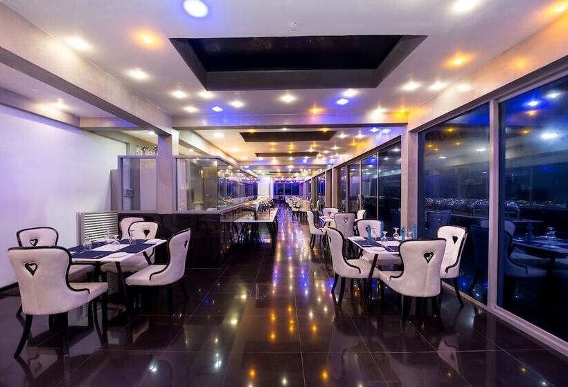 فندق Villa Thawthisa