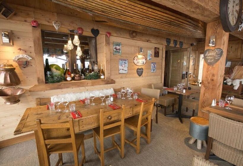 فندق Chalet Hôtel Du Mont Charvin