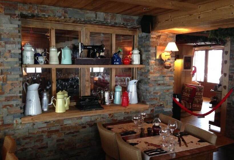 فندق Chalet Hôtel Du Mont Charvin