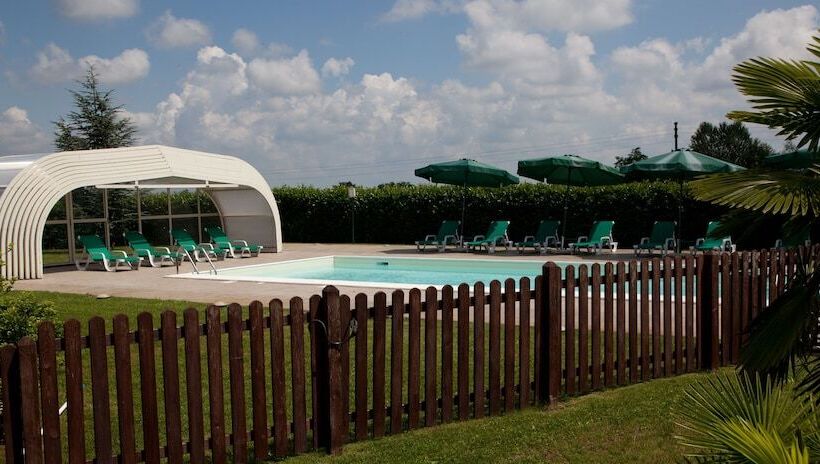 ホテル Lo Scoiattolo