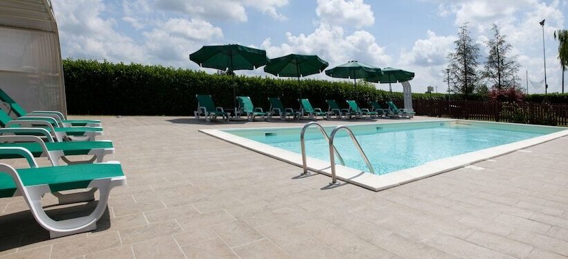 ホテル Lo Scoiattolo