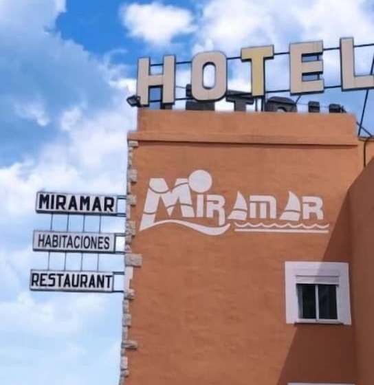 בית מלון כפרי Miramar