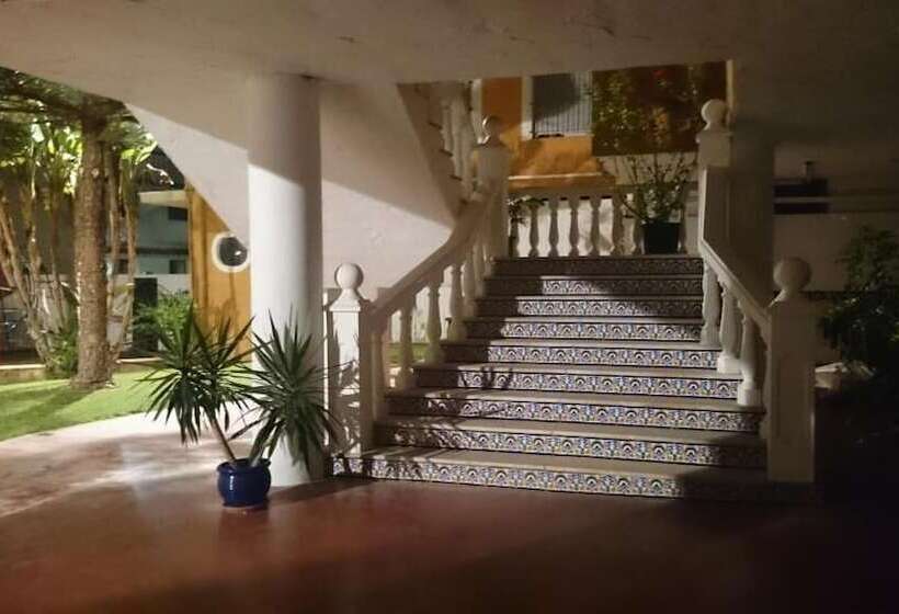 בית מלון כפרי Miramar