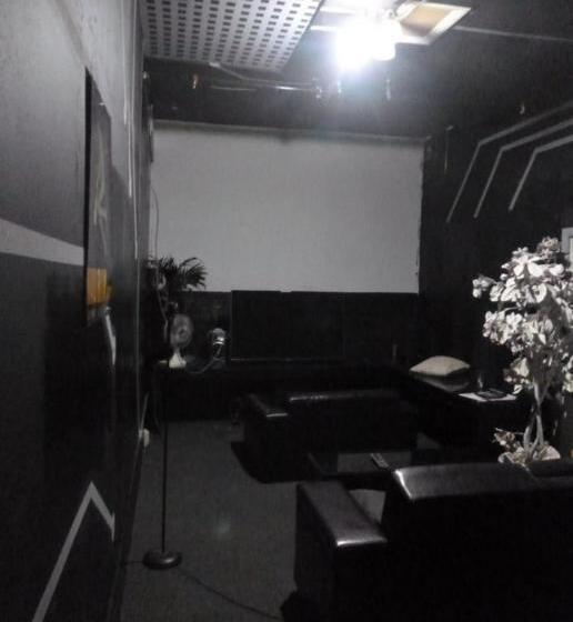 فندق صغير Artist Housing   Downtown