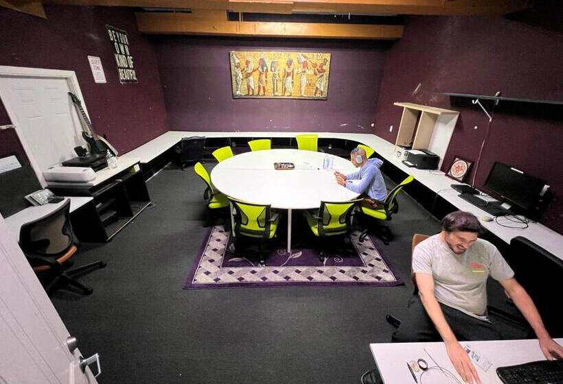 فندق صغير Artist Housing   Downtown