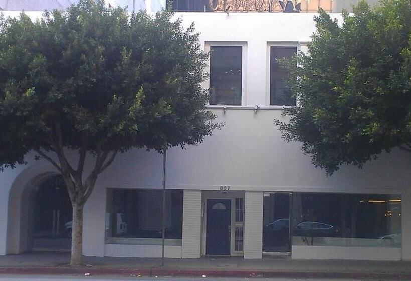 فندق صغير Artist Housing   Downtown