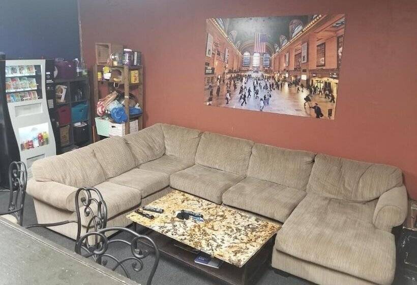 فندق صغير Artist Housing   Downtown